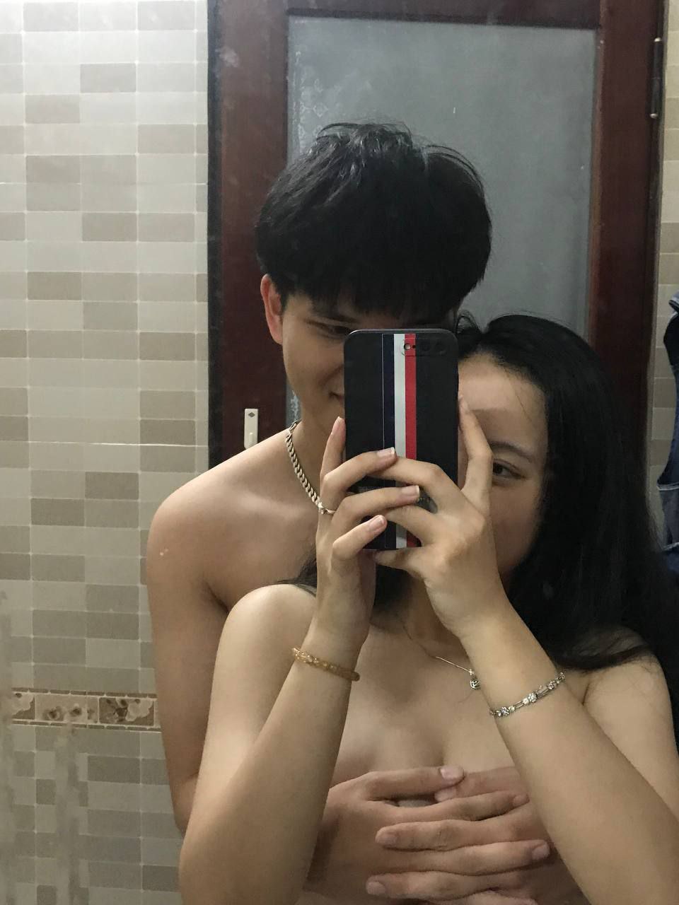 NicoLove-Người đẹp bikini quyến rũ quản lý khách sạn vào phòng để quan hệ tình dục!