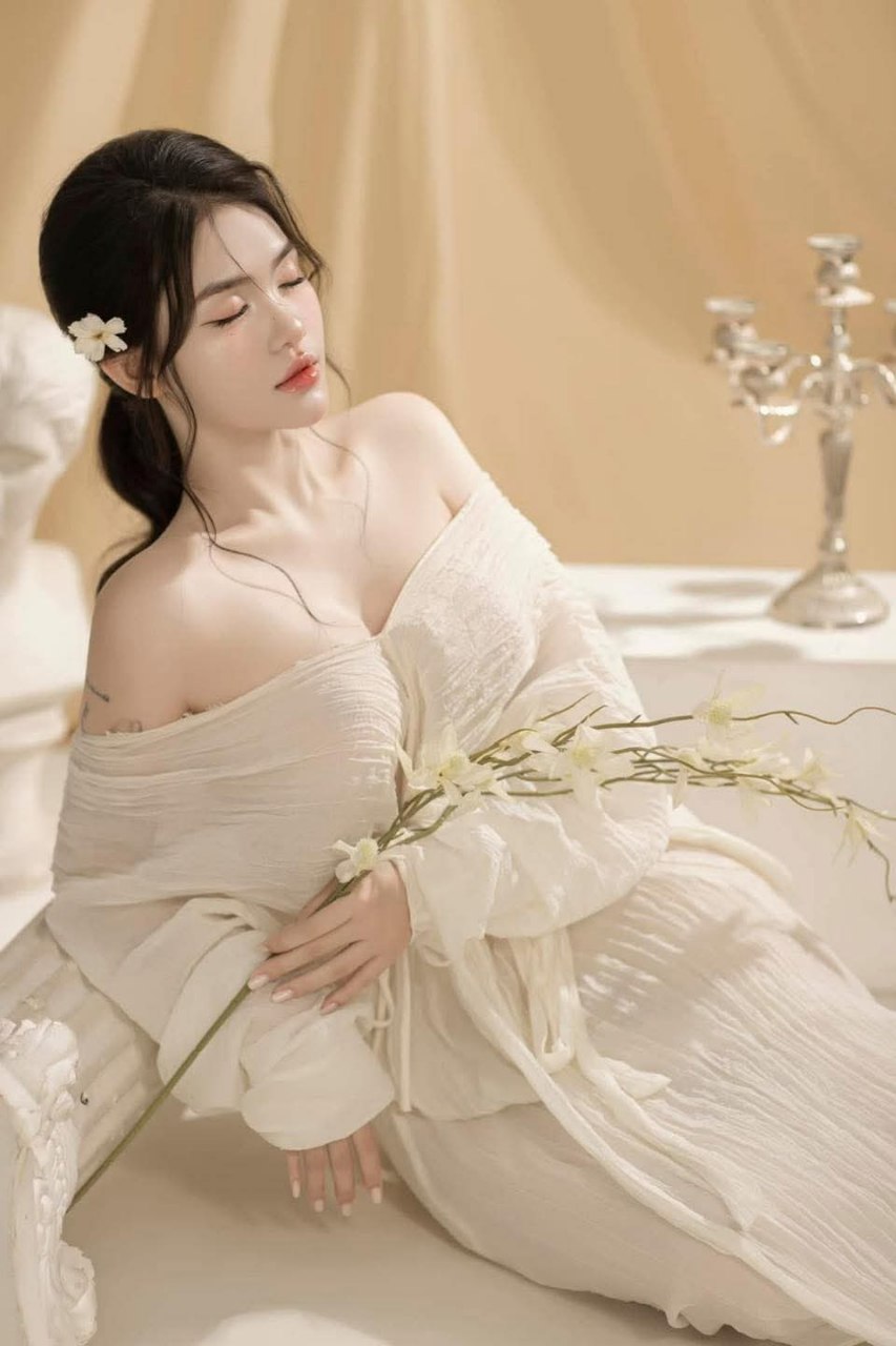 "What's wrong with me" là một hình ảnh hoàn hảo, độ tương phản hơi lớn và nó xuất hiện mạnh mẽ